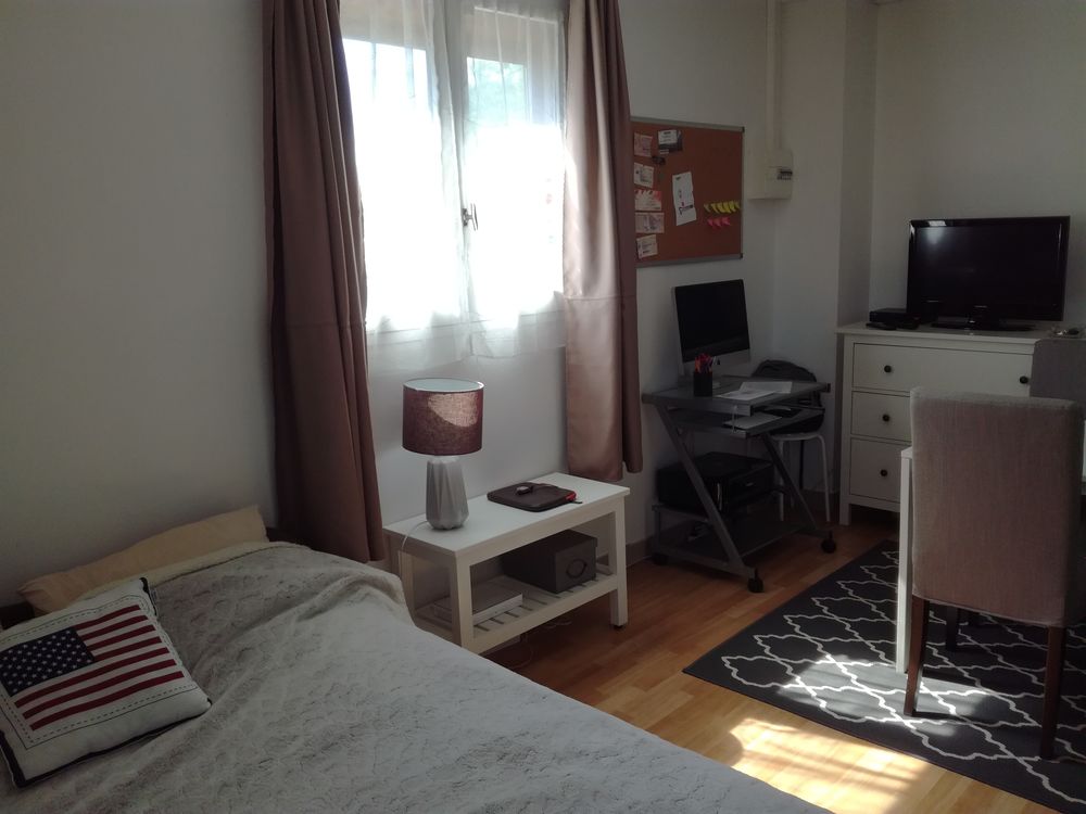 STUDIO 29 m2 à REIMS .A côté HÔPITAL Maison Blanche .CHU.FA