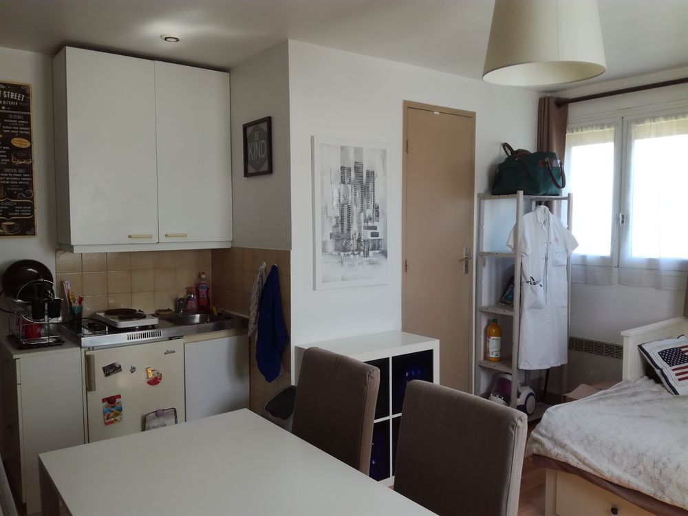 STUDIO 29 m2 à REIMS .A côté HÔPITAL Maison Blanche .CHU.FA