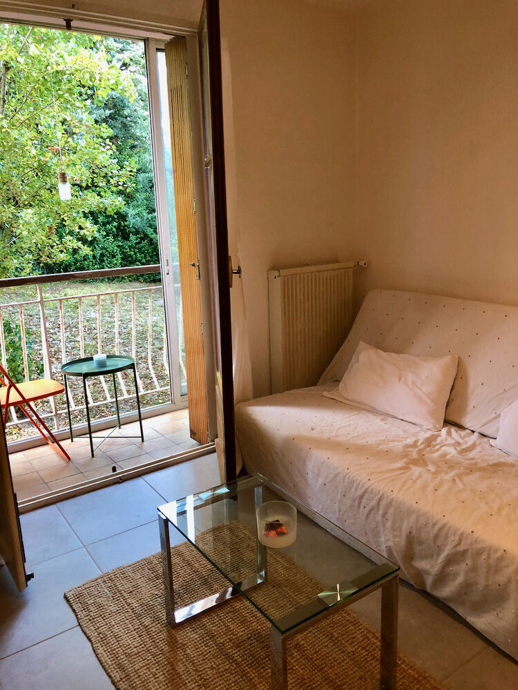 T1 meublé 20m2 avec loggia et place de parking