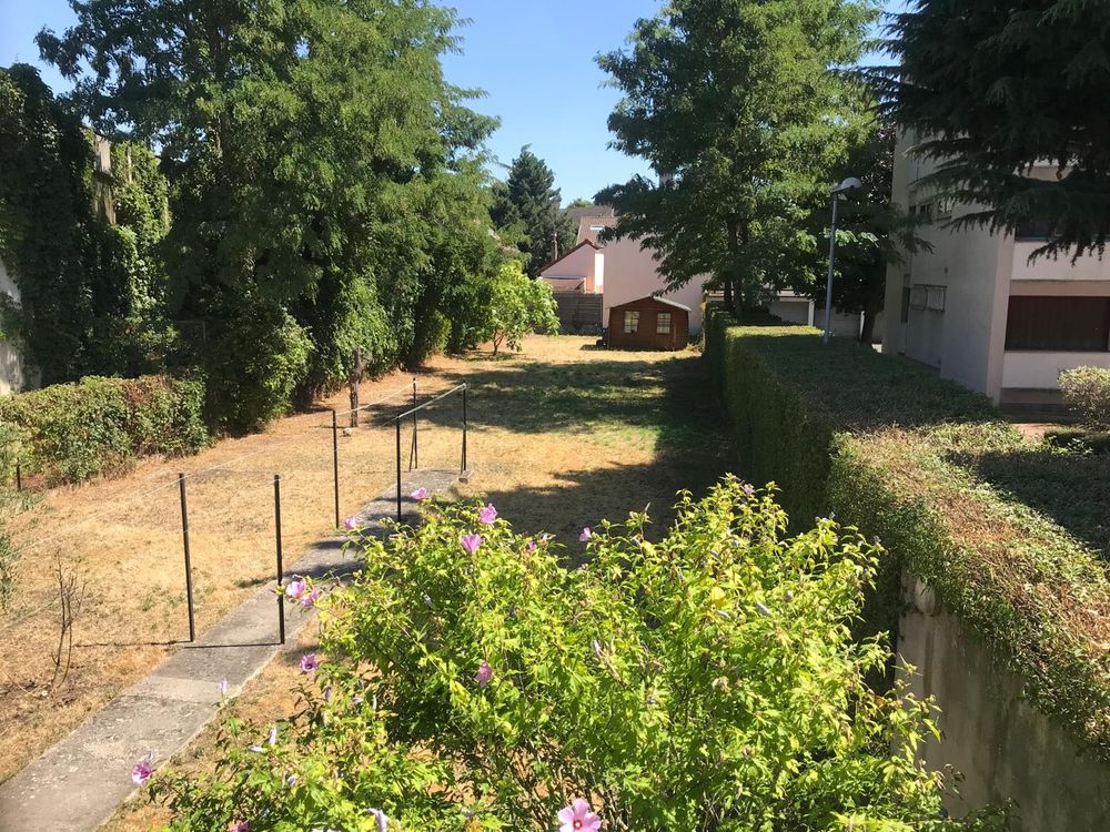 Maison d'habitation à vendre aux enchères publiques à fort potentiel avec terrain - proche gare
