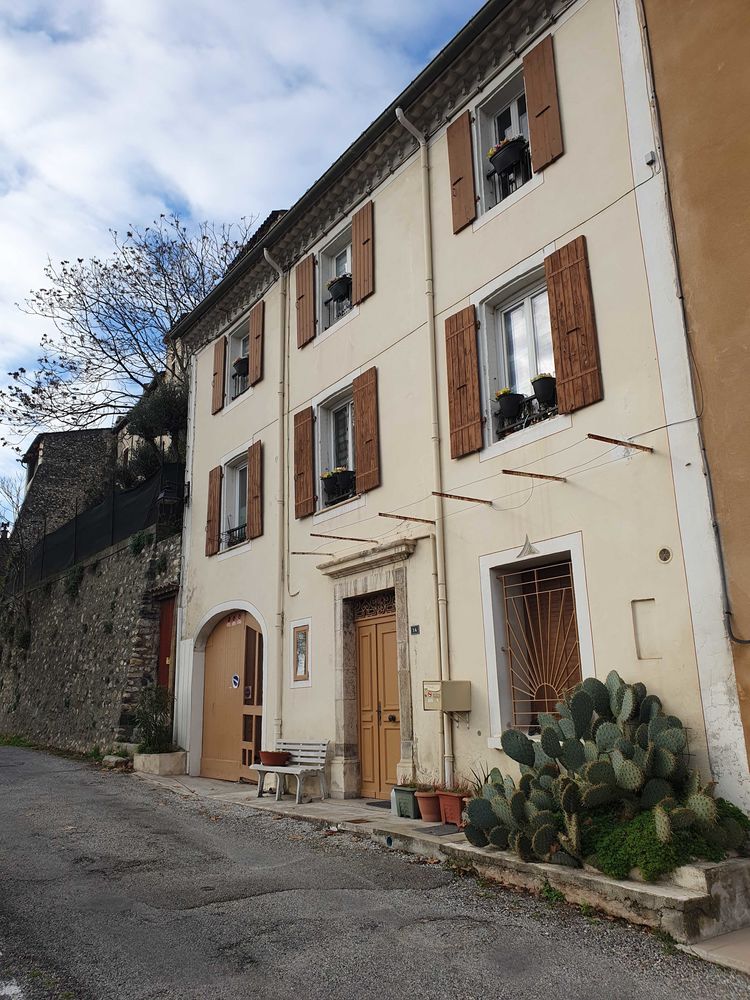 Grande maison de plus de 160 m2 avec grand garage