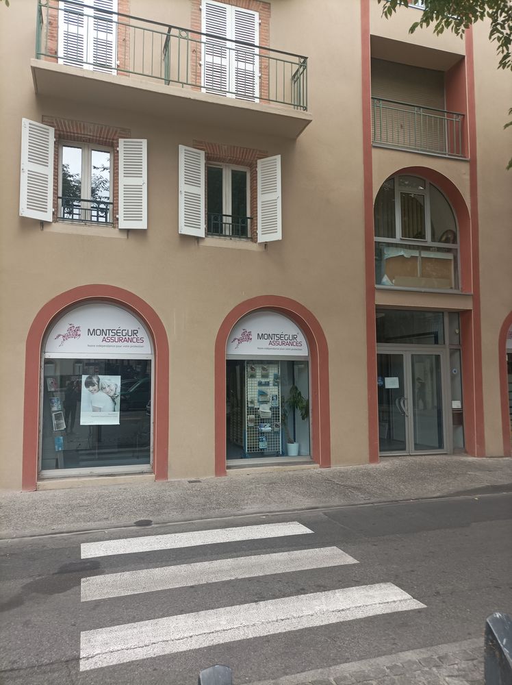 Un T1 3 pièce dans copropriété plein sud vue sur parking trè