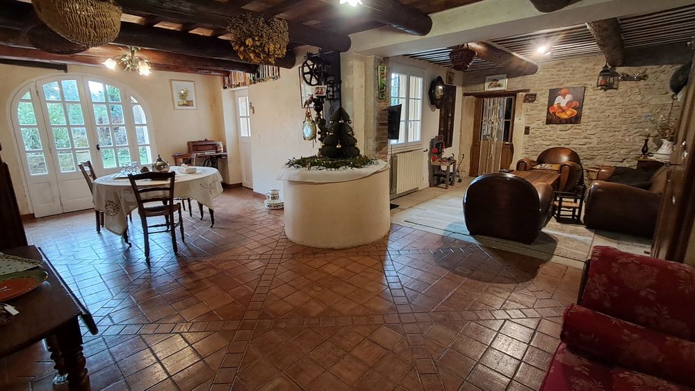 mas provençal rénové sur 1ha2 plus studio