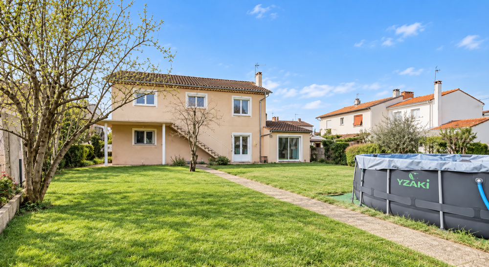 Maladrerie. Maison 173 m² - 6 espaces nuit - garage 47 m²