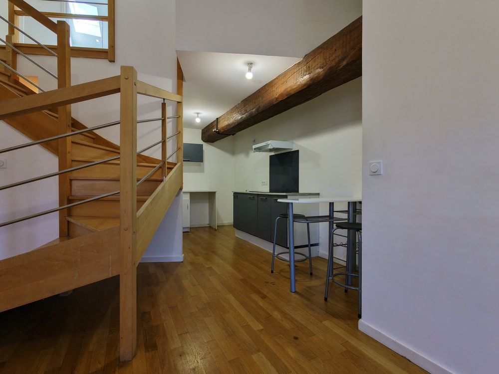 T2 DUPLEX 45 m² , DERNIER ETAGE, CENTRE NEUVILLE