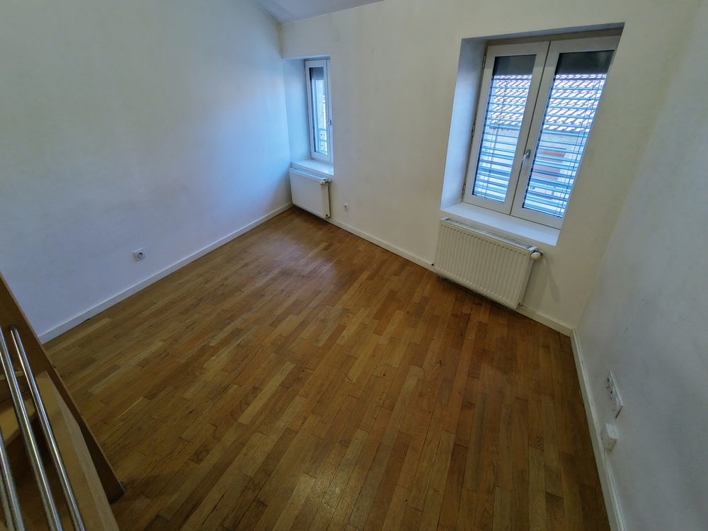 T2 DUPLEX 45 m² , DERNIER ETAGE, CENTRE NEUVILLE