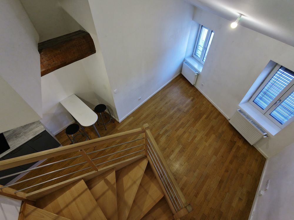 T2 DUPLEX 45 m² , DERNIER ETAGE, CENTRE NEUVILLE