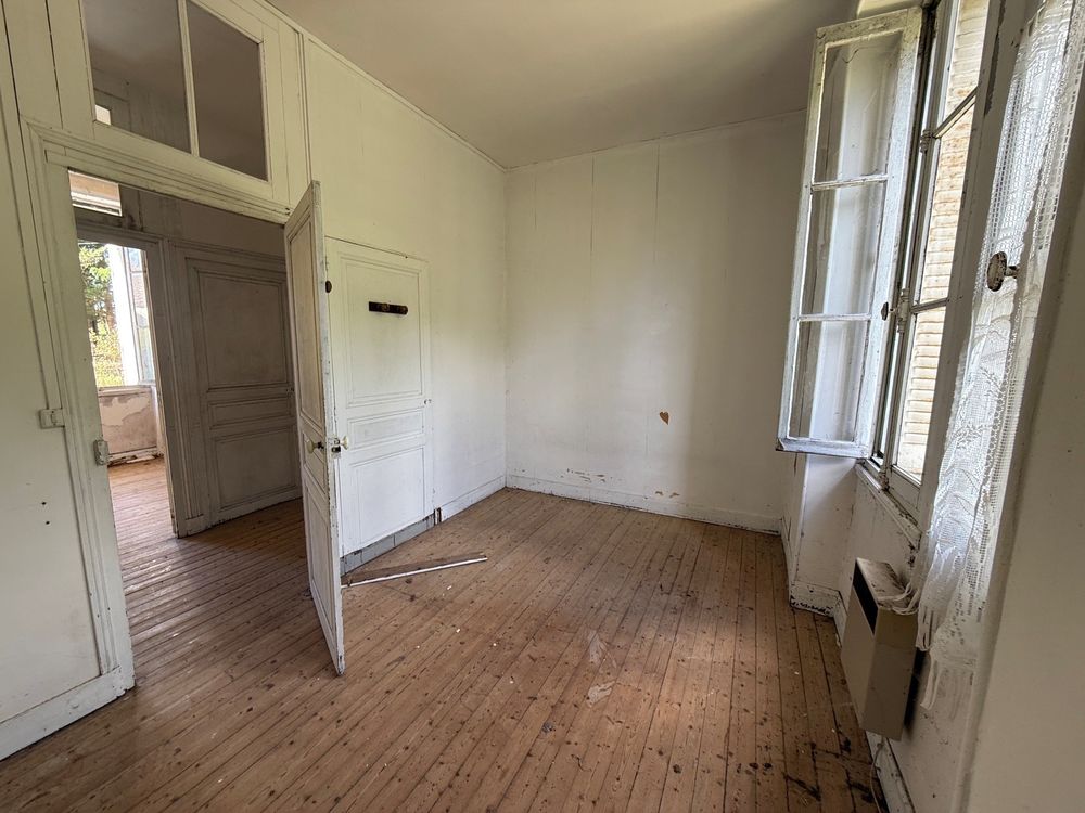 Maison de caractère à rénover avec parc arboré ? Pellevoisin