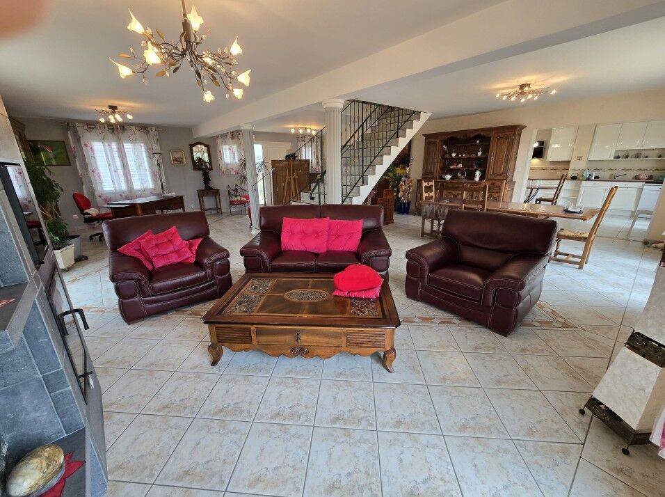 Maison 220 m² + bur indép, DPE B, Gd jardin, 20 min Metz