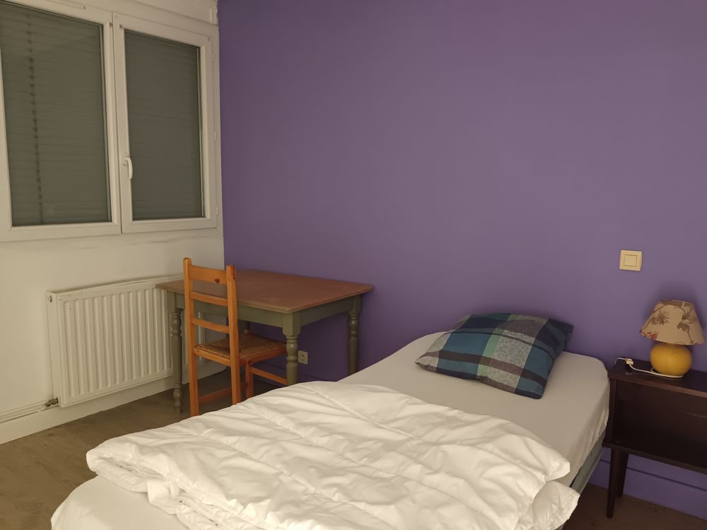 Bel appartement refait à neuf, lumineux et calme.