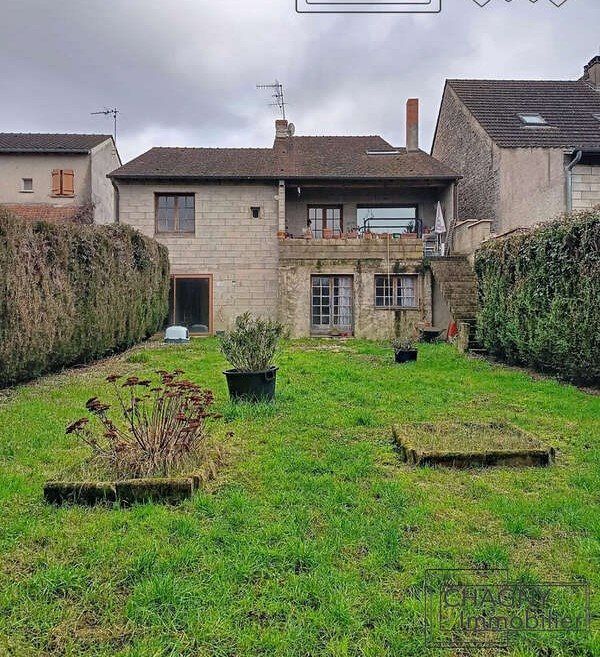 Maison de caractère rénovée 141 m² Terrain arboré de 2700M²