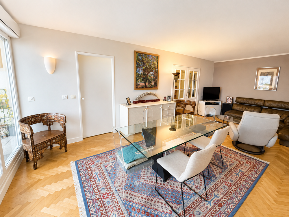 T3 de 81 m² - balcon 14 m² - Parking & cave - Métro1 à -1min