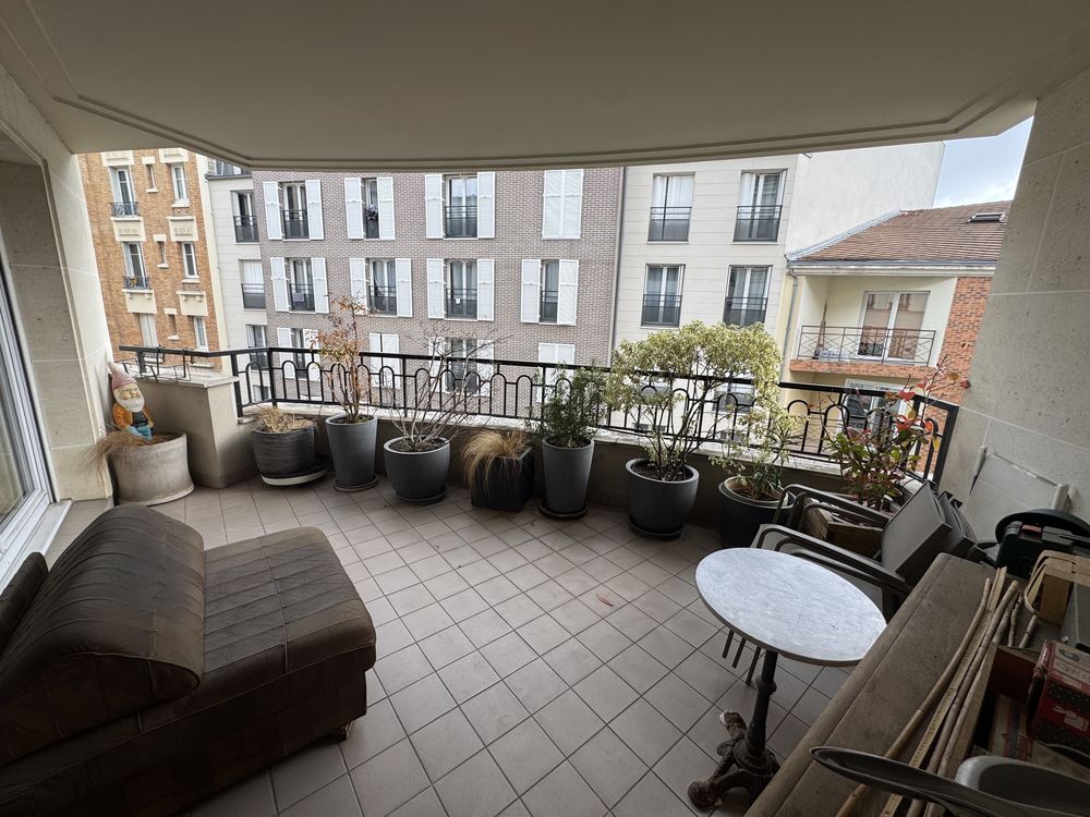 T3 de 81 m² - balcon 14 m² - Parking & cave - Métro1 à -1min