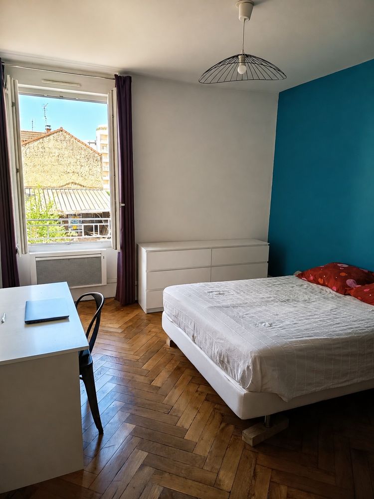 Grand T2 lumineux proche place St Louis