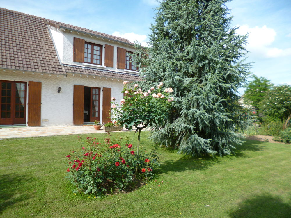 BELLE MAISON DE CONSTRUCTION TRADITIONNELLE