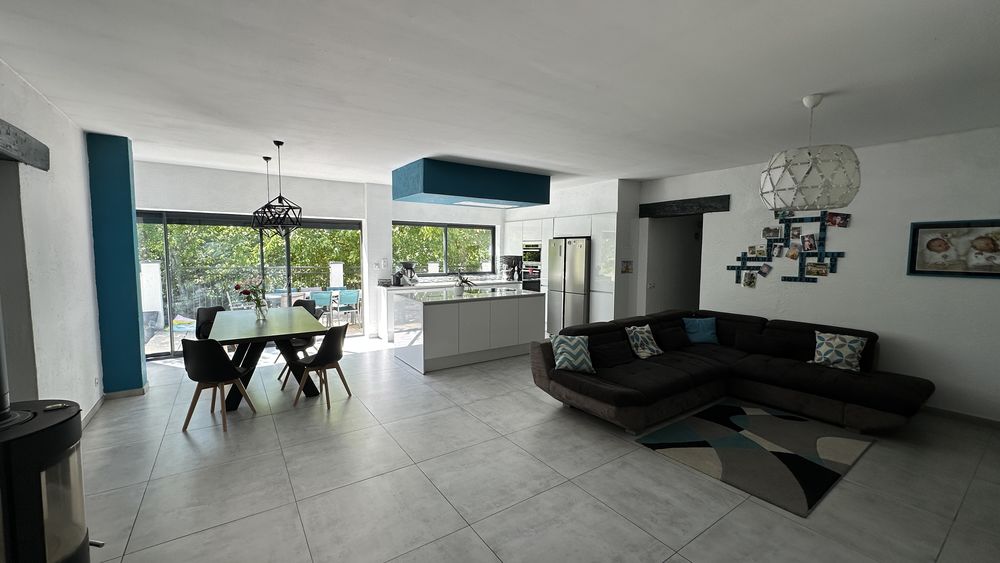 Villa de plein-pied 141.5m2 - 5 chambres - Piscine