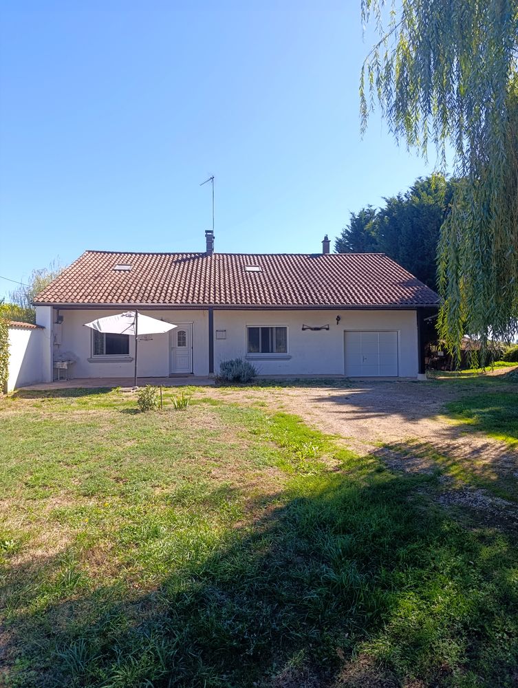 Maison 2 chambres 90m2 sur grand terrain arboré