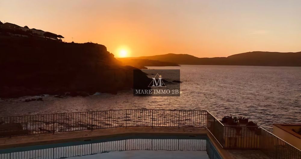 Au c?ur de Calvi, découvrez cet appartement 2 pièces avec pi