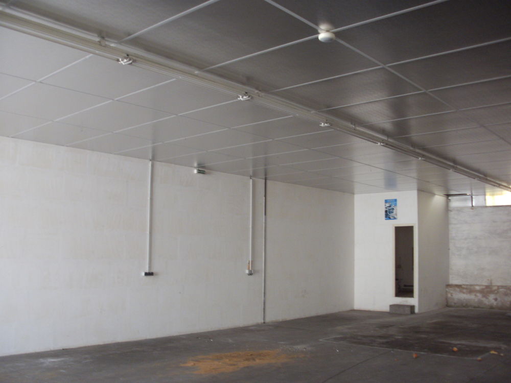 Locaux 100 m² et 300 m² NEUFCHATEAU