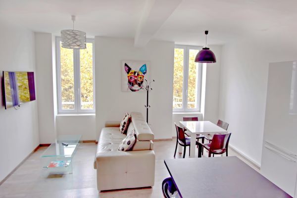 Bel et moderne appartement de 3 pièces entièrement rénové au