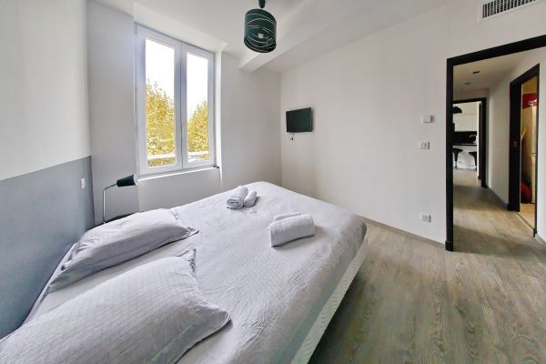 Bel et moderne appartement de 3 pièces entièrement rénové au
