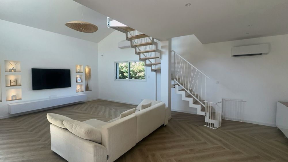 MAISON CONTEMPORAINE 2022 À SAINT-MAURICE-L'EXIL
