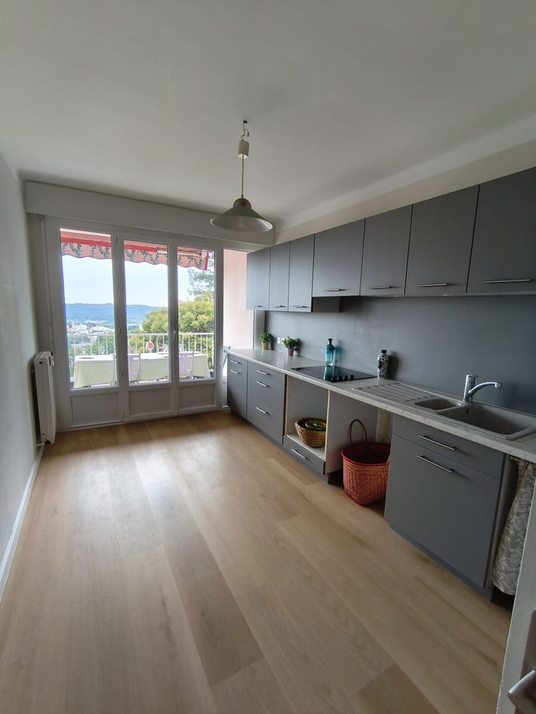 Rare, 3P rénové de 82m², terrasse 27 m², vue panoramique