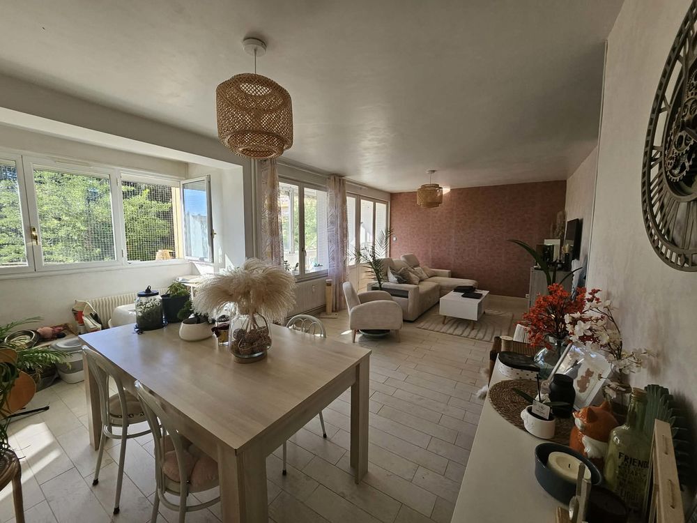 Appartement T3 traversant de 73 m² garage et cave