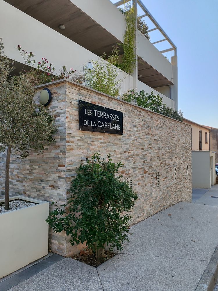 appartement dans résidence récente avec piscine