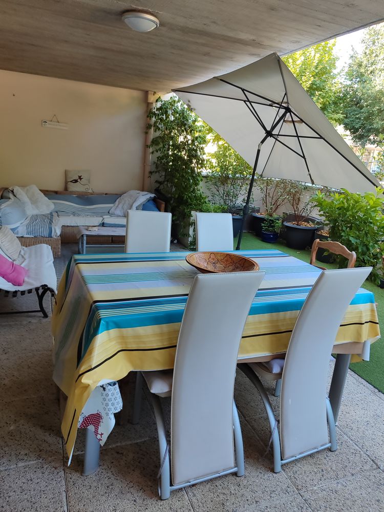 appartement dans résidence récente avec piscine