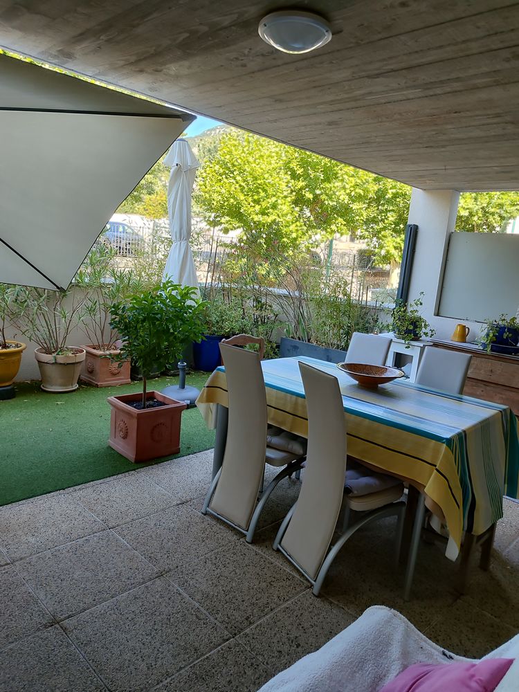 appartement dans résidence récente avec piscine