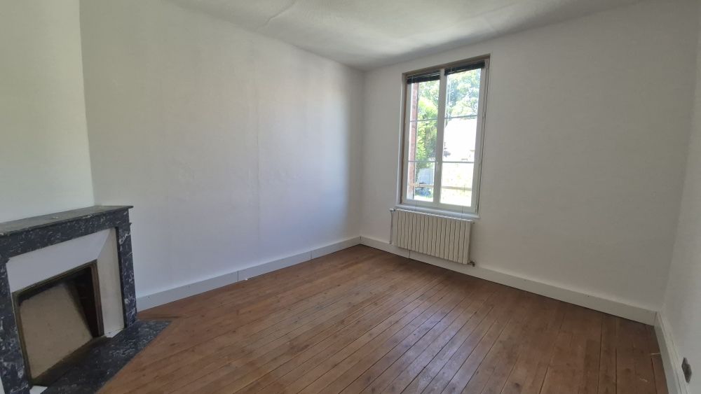 Méru centre duplex 5 pièces 80,3 m² Loi Carrez / 107 m² sol