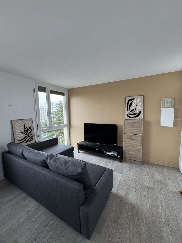 RENTABLE 11,7% | 560 Cash-flow net | Melun Gendarmerie
