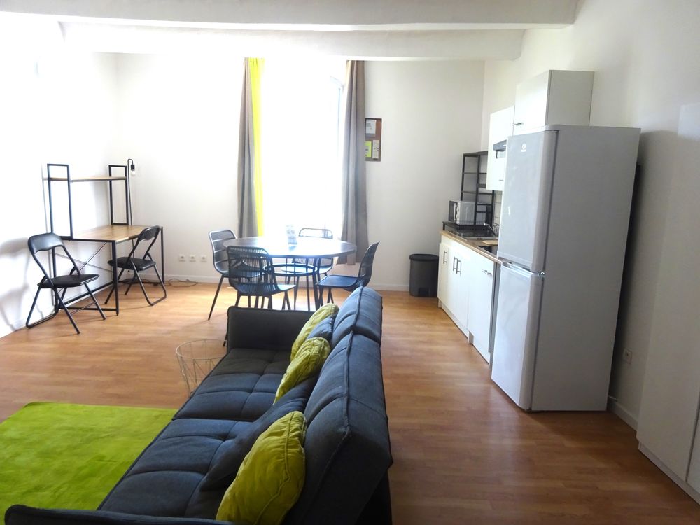 AGREABLE APPARTEMENT T2 MEUBLE RENOVE