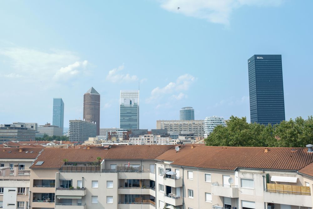 LYON 3e ? T3 62,24 m² ? DERNIER ÉTAGE ? VUE DÉGAGÉE ? BALCON