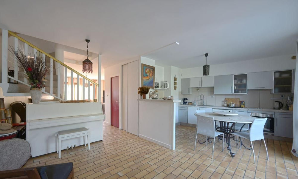 Centre Poisat, duplex proche commodités et services