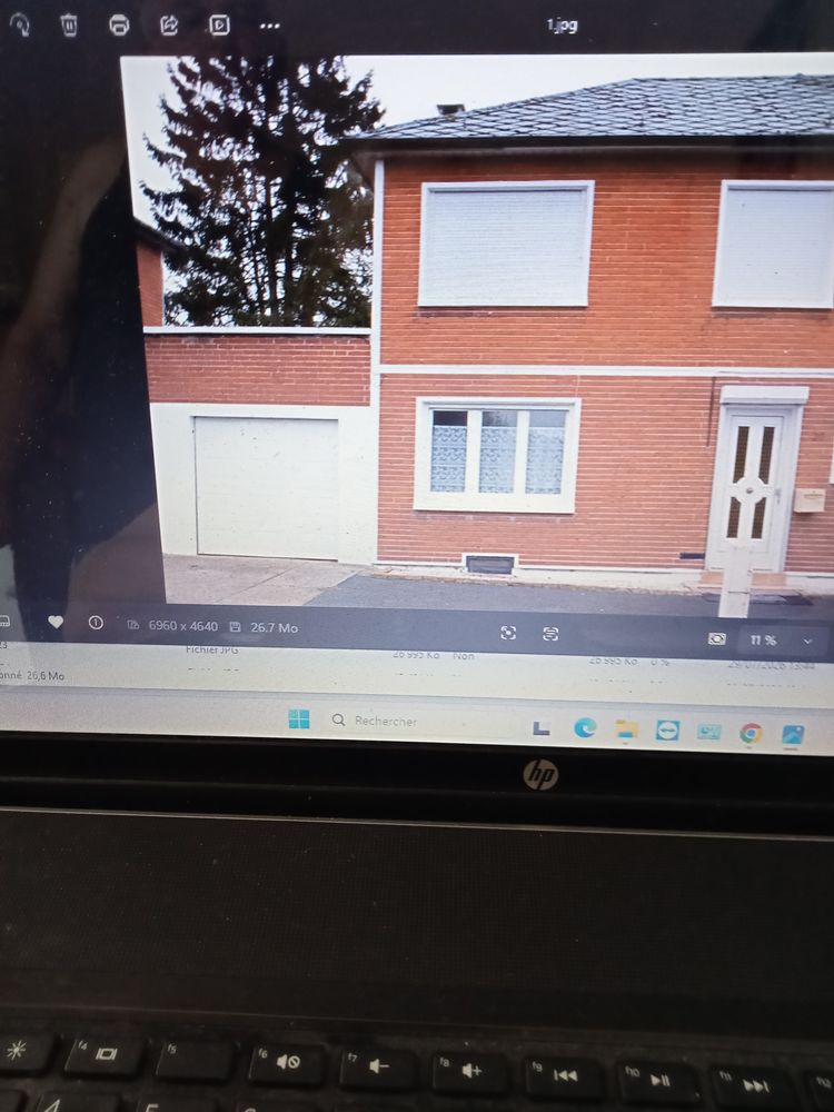 maison meublée mitoyenne d'un coté garage cambrai 59400