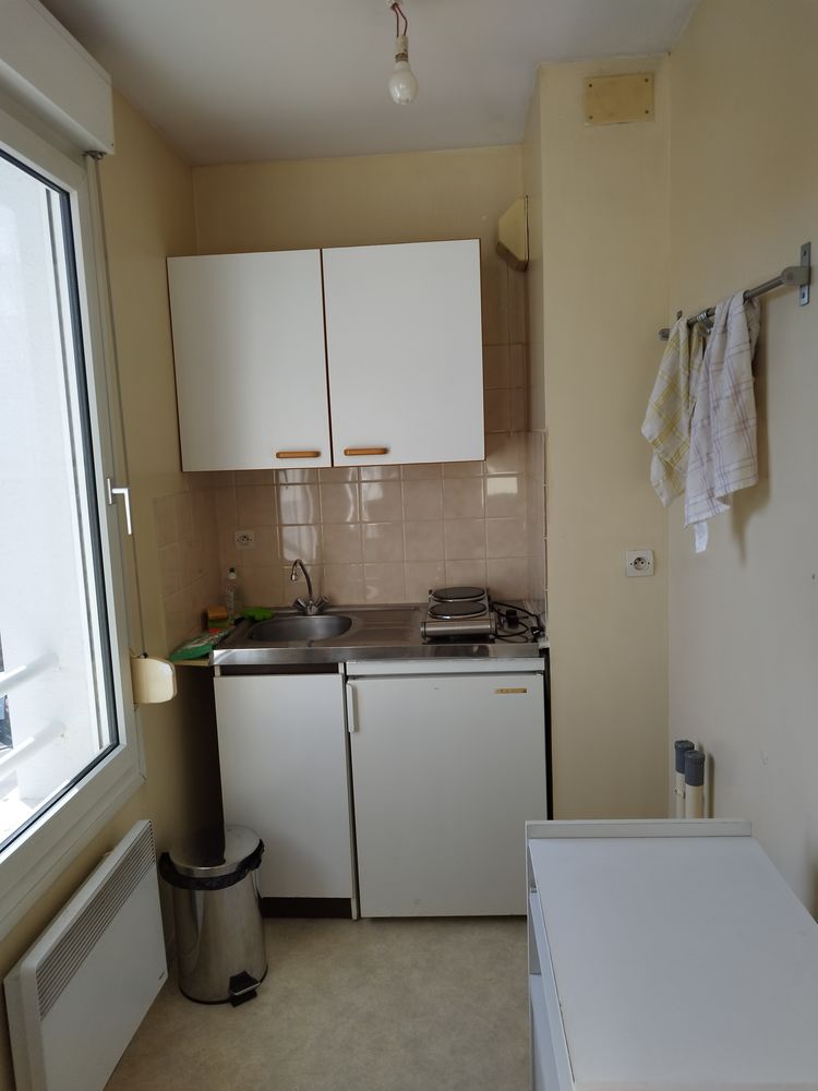 STUDIO de 27 m² à REIMS. EN FACE DE L' HÔPITAL MAISON BLANCH