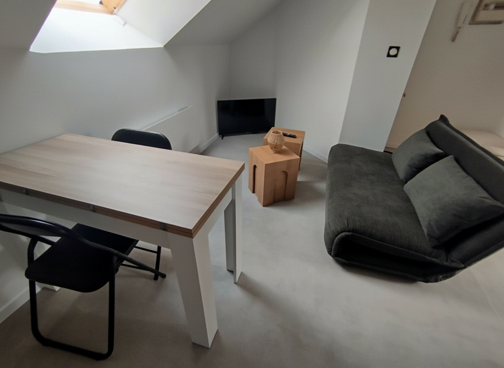 Appartement type 2 entierement meublé et rénové