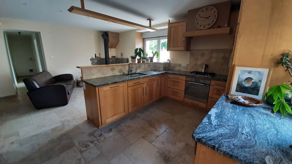 Maison en pierres 155 m² + Grange 80 m² + Terrain 1300 m²