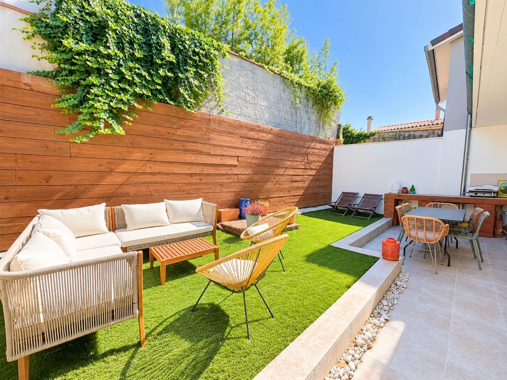 -GRENADE CENTRE - T4 EN RDC AVEC JARDIN
