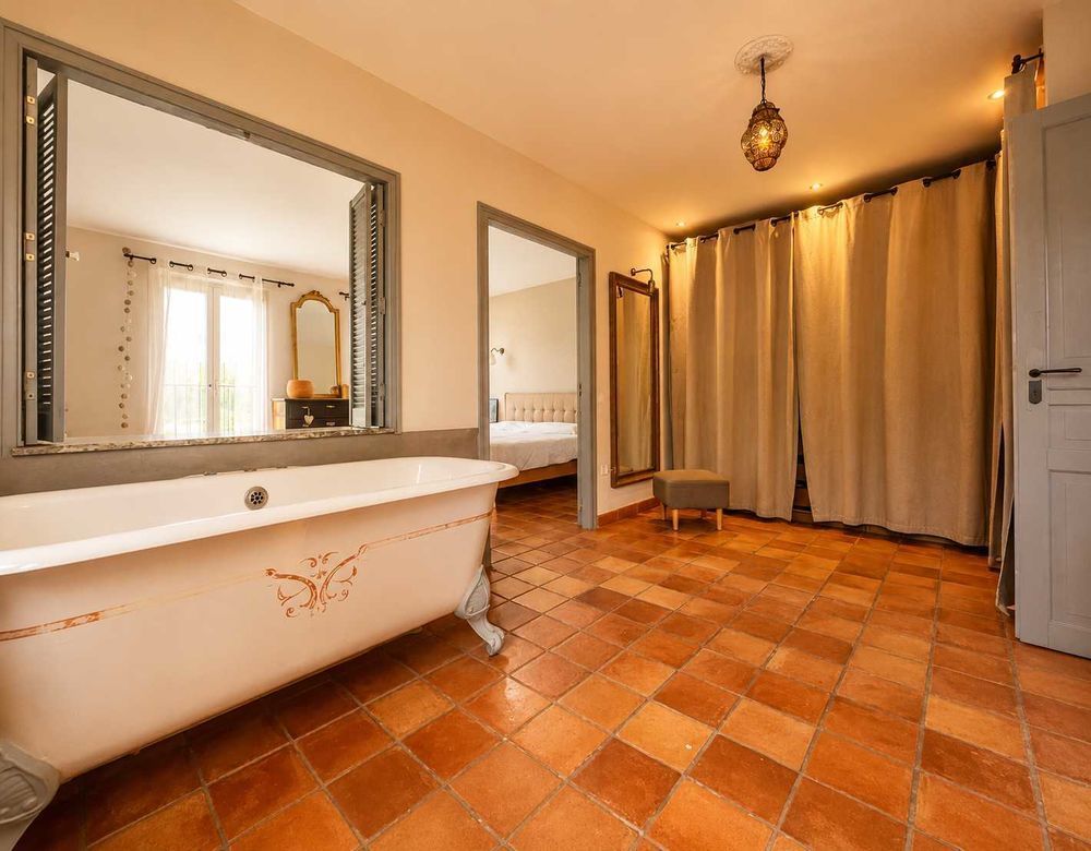 Maison 150 m² €" 3 chambres €" Centre Leucate Village €" Extérieur sans vis-à -vis