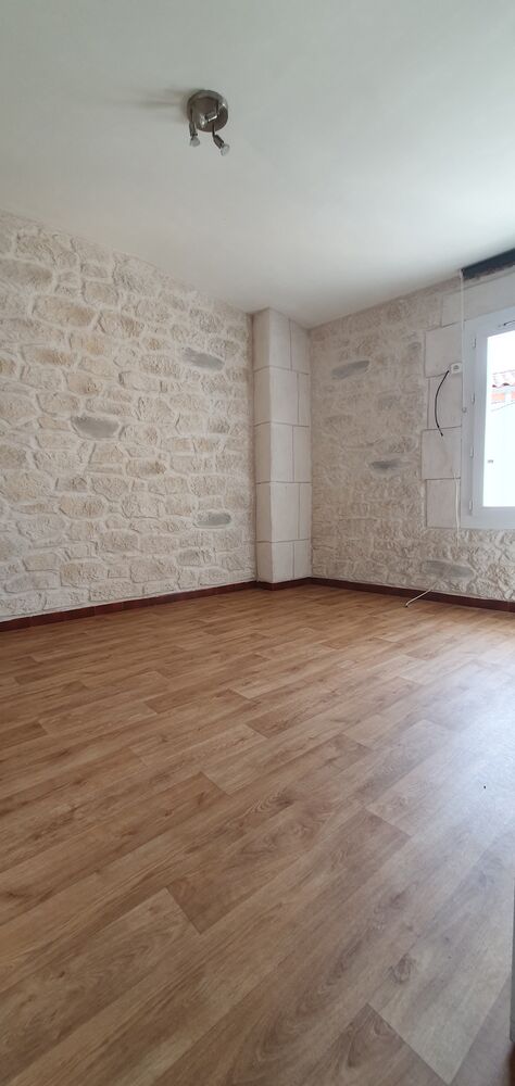 ROUJAN MAISON DE VILLAGE 2 CHAMBRES/ BUREAU/GARAGE