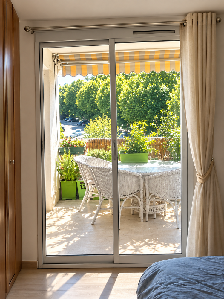 Appartement T4, balcon avec vue, grand parc, tennis, cave