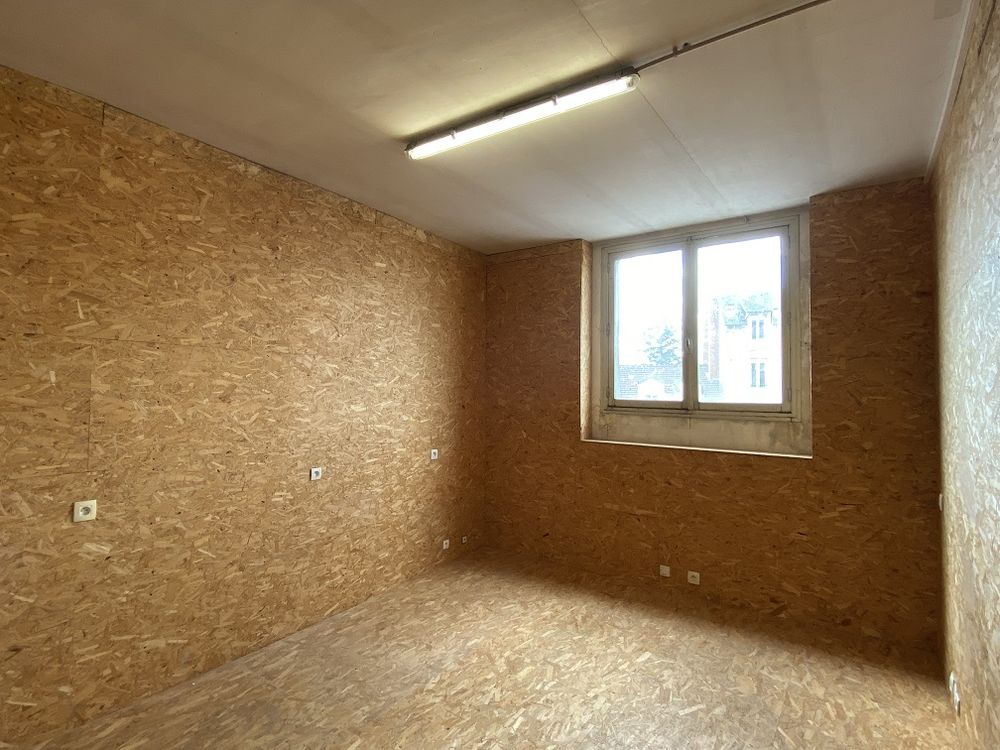 Local de stockage ou atelier 42 m² Perrin Limoges