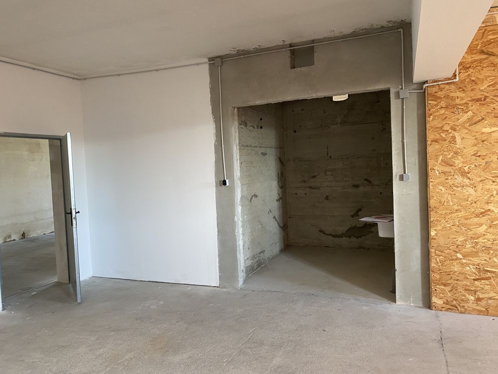 Local ou garage de 67 m² eau et électricité à François Perri