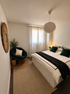 F3 DUPLEX 67 m2 dans pavillon , balcon , 2 GARAGES CENTRE SA