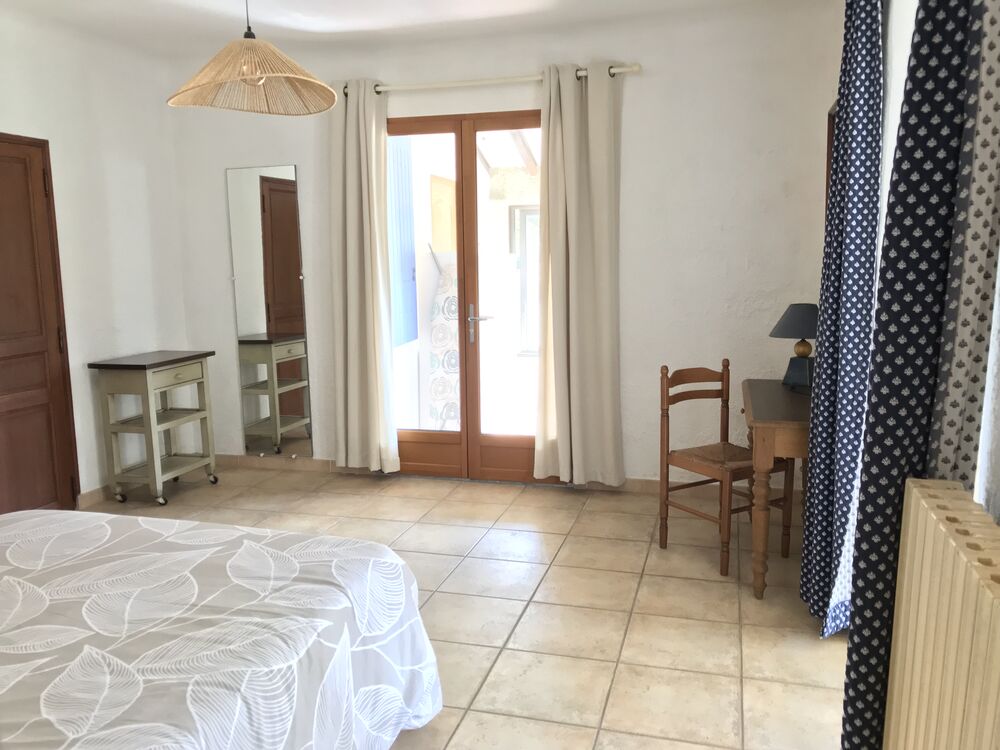 MAISON EN CAMPAGNE DE RAPHELE LES ARLES