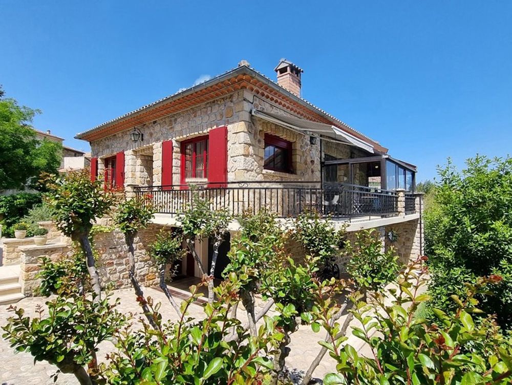 420.000 € - Maison en pierre avec piscine chauffée - Banne