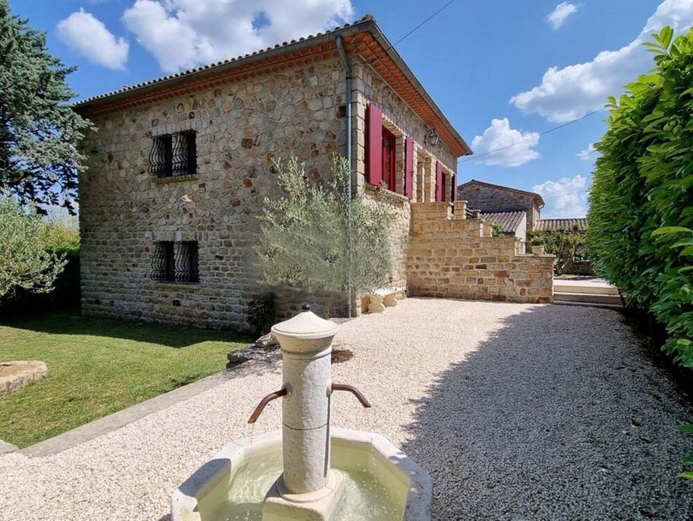 420.000 € - Maison en pierre avec piscine chauffée - Banne